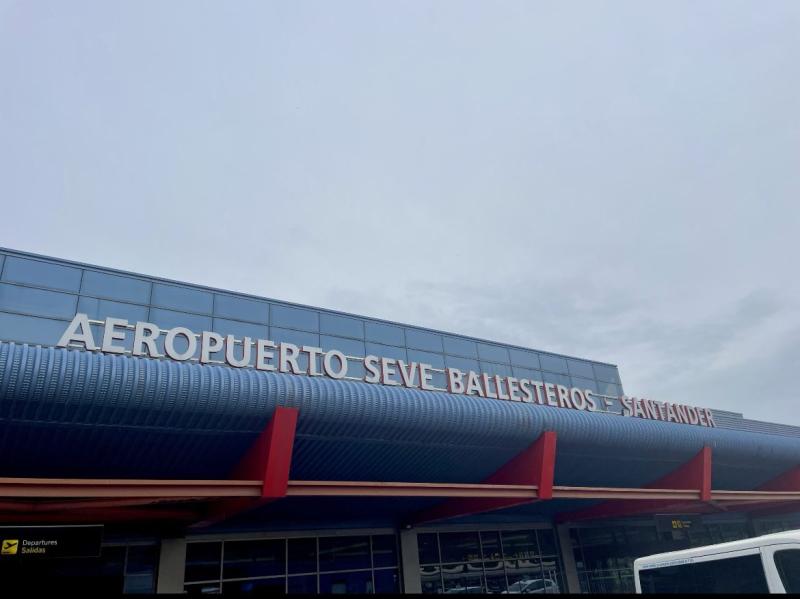 Transportes destaca que el Aeropuerto Seve Ballesteros-Santander contará con 29 destinos en la temporada de verano 