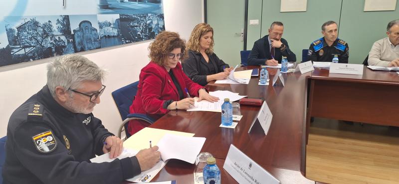 María Rivas firma con la alcaldesa de Narón el protocolo de adhesión al sistema VioGen para la protección de las mujeres víctimas de violencia de género